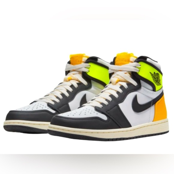 Jordan 1 Retro High OG "VOLT GOLD" | 4.5Y (GS) | blk wht gold yellow | Like New - Picture 1 of 12